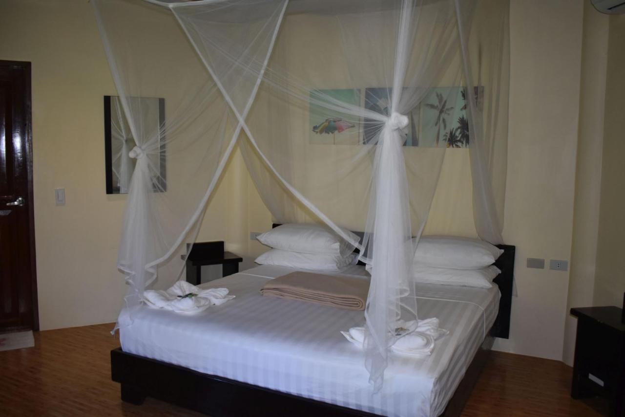 Jonas And Twins Hotel